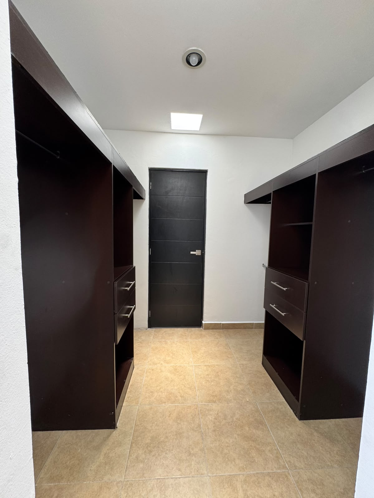 Casa Juriquilla Santa Fe - vestidor