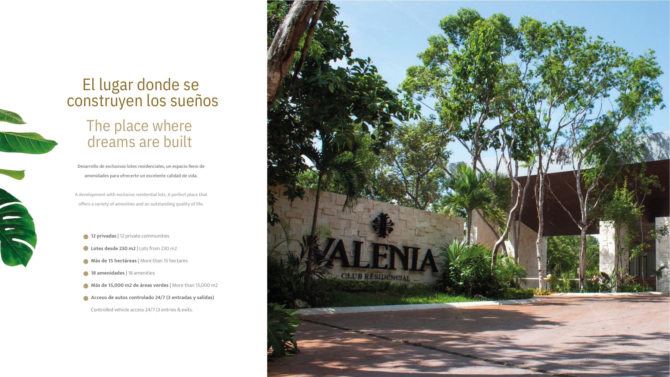 Entrada principal de Valenia Club Residencial, Playa del Carmen, de noche